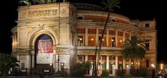 Palermo - Teatro Politeama - Notturno copyright © Rosario Miceli