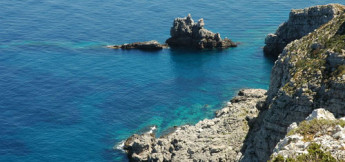 Isola di Marettimo, Scoglio del cammello by Francesco Crippa