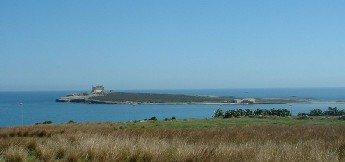 Isola di Capo Passero - immagine di Azotoliquido da wikipedia.it