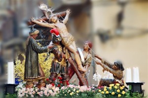 http://www.hotel-trapani.com/newscheda.asp?id=137&title=Processione_dei_Misteri_di_Trapani